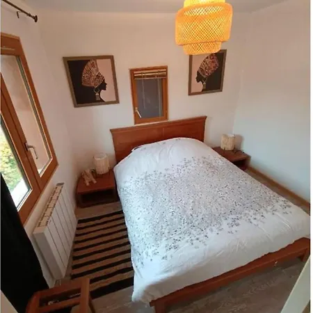 Holiday home Maison A Colombage Dans Cour Privee Avec Jardin Sur Les Remparts Du Village