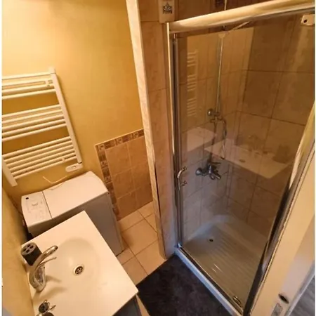 Holiday home Maison A Colombage Dans Cour Privee Avec Jardin Sur Les Remparts Du Village *